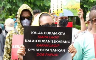 Dambakan Kesejahteraan, Mahasiswa Papua Tuntut RUU DOB Segera Disahkan - JPNN.com
