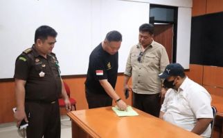 Tim Intelijen Akhirnya Tangkap Buronan Ini di Manado, Lalu Diterbangkan ke Surabaya - JPNN.com