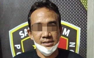Pacar Anaknya Lagi Sendirian di Kamar, DK Sontak Memainkan Tangannya, Astaga! - JPNN.com