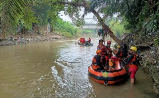 Bocah 8 Tahun yang Diduga Dilempar Ibunya ke Sungai Belum Ditemukan - JPNN.com