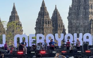 Ardhito Pramono Mengenang Masa Lalu di Atas Panggung Prambanan Jazz Festival 2022 - JPNN.com
