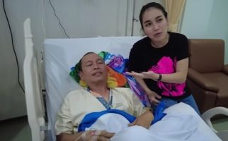 Ayu Ting Ting Ungkap Penyebab Ayah Ojak Dilarikan ke Rumah Sakit, Ternyata - JPNN.com