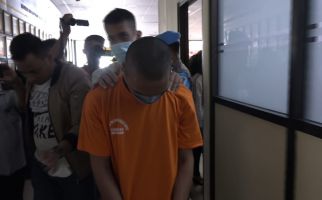 Lihat Tampang Rheinaldy, Polisi Gadungan yang Menusuk Ibu dan Anak di Bekasi - JPNN.com