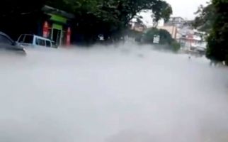 Kabut Aneh Selimuti Jalan Gatot Subroto Kota Tangerang, Ternyata Ini Sebabnya - JPNN.com