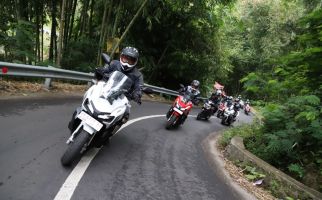 6 Cara Mudah Mengendarai Motor Matik di Tanjakan dan Turunan - JPNN.com