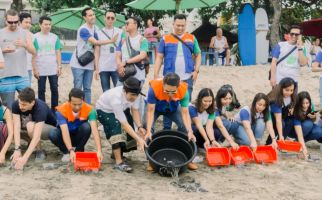 Turut Jaga Keseimbangan Alam, BRINS Lepas Ratusan Tukik di Pantai Kuta - JPNN.com