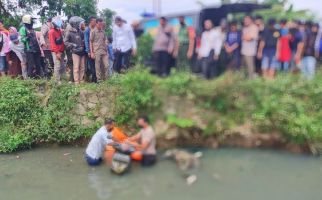 Geger, Mayat Pria Beserta Motor Ditemukan Mengambang di Kali Tangerang, Ternyata - JPNN.com