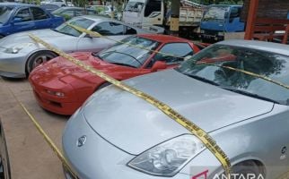 Polisi Cari Pemilik Tiga Mobil Mewah, Punya Siapa? - JPNN.com