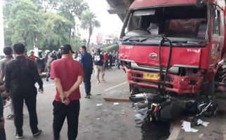 5 Fakta Kecelakaan Maut Truk Pertamina di Cibubur - JPNN.com