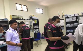 Usut Dugaan Korupsi Gaji PNS, Kejari Geledah Kantor Dinas Pendidikan Kota Ternate - JPNN.com