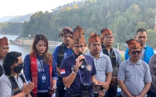 Kembangkan Desa Tigarihit, Menteri Sandiaga Uno Bawa Sejumlah Mitra - JPNN.com