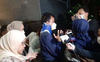 Roy Suryo Tak Ditahan Seusai Diperiksa Sebagai Tersangka, Ini Kata Polisi - JPNN.com