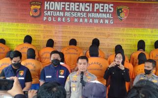 Polisi Tangkap Pasangan Suami Istri Pencuri Motor di Karawang, Sebegini Barang Buktinya - JPNN.com
