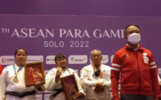 Cabor Judo Tunanetra Lampaui Target, Menpora Amali Turun Langsung Kalungkan Medali - JPNN.com