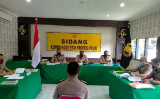 Mantan Danki Brimob Jalani Sidang Kode Etik, Keputusan Ketua Bikin si Perwira Murung - JPNN.com