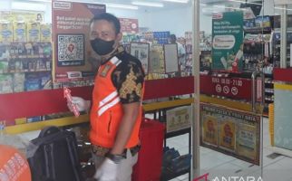 Minimarket Dibobol Pencuri, Terekam CCTV, Lihat Deh - JPNN.com