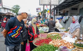 Ini yang Dilakukan Ganjar Setelah Tahu Harga Cabai di Purwokerto Masih Tinggi - JPNN.com