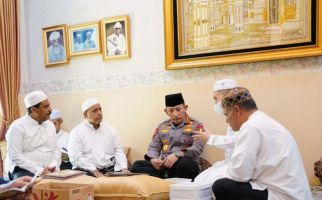 Kapolri Jenderal Listyo Menganggap Habib Zein bin Umar Seperti Ayah Sendiri - JPNN.com
