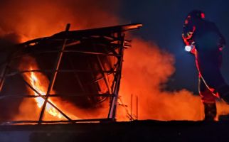 Kebakaran Besar Terjadi di Bekasi, Bedeng dan Rumah Ludes - JPNN.com