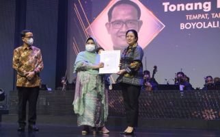 Serahkan Achmad Bakrie Award, Puan Apresiasi Kepada Dokter Berdedikasi Tanggulangi Covid-19 - JPNN.com