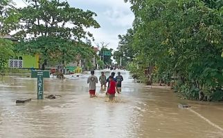 Puluhan Warga Mengungsi Pascabanjir Susulan di Desa Toure Sulteng - JPNN.com