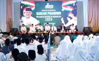 HUT ke-77 RI, Ribuan Santri di Lampung Doakan Pahlawan dan Ganjar untuk Presiden 2024 - JPNN.com