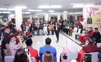 Bantu UMKM Bangkit, Sandiaga Uno Buka Pesta Rakyat di Bekasi - JPNN.com