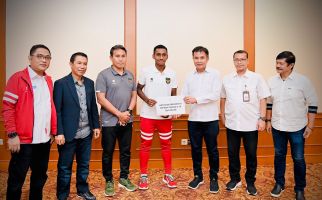 Jokowi Berikan Bonus Kepada Timnas Sepak Bola U-16, Nilainya Sebegini - JPNN.com