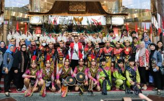 Lepas Puluhan Pelajar SMP Lomba di Turki, Sandiaga: Bangga Generasi Muda Promosikan Budaya Indonesia - JPNN.com