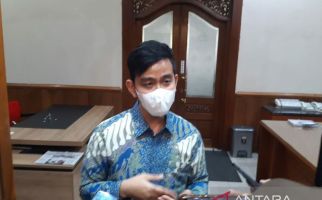 Seusai Isoman Sepekan, Gibran Kembali Berkantor di Balai Kota Surakarta - JPNN.com
