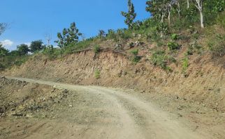 Sudah 38 Tahun Jalan Rusak di Bangket Molo Lombok Tak Pernah Diperbaiki, Pemda Apa Kabar? - JPNN.com