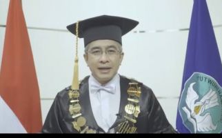 UT Meluluskan 85 PMI di Malaysia, 3 Wisudawan Raih IPK Tertinggi  - JPNN.com