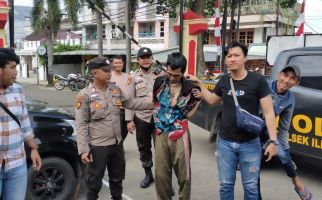 Eks Anggota Satpol PP Mengamuk Sambil Menenteng Parang Panjang, Lalu Bakar Ruko - JPNN.com