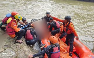 Lagi Cari Rongsokan, Solihin Tercebur ke Sungai Cihaniwung, Innalillahi - JPNN.com