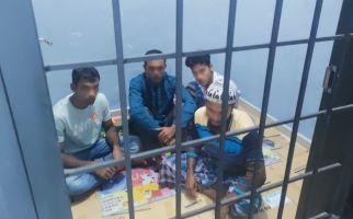 Tak Bisa Jawab Pertanyaan, 4 WN Bangladesh Digelandang ke Kantor Imigrasi Selatpanjang - JPNN.com
