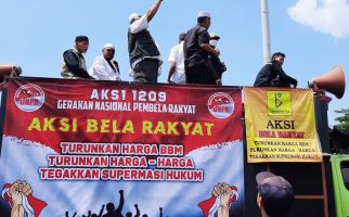 Selawat Berkumandang, Massa PA 212 Ikut Demo Tolak Kenaikan Harga BBM - JPNN.com