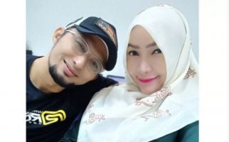 Suami Bantah Berjoget Telanjang, Roro Fitria Buka Fakta Baru - JPNN.com