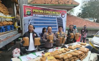 Truk Sayur Berpendingin Mencurigakan Disetop Polisi, Diperiksa, Isinya Ternyata - JPNN.com