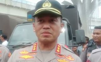 Demo di Masjid, Massa Penolak Kenaikan BBM Dibubarkan Polisi - JPNN.com