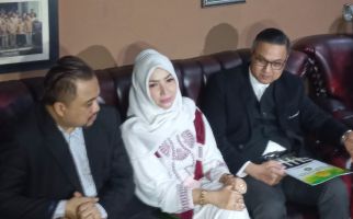 Gugat Cerai Suami Setelah Melahirkan, Roro Fitria Masih Cinta? - JPNN.com