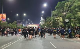 Pertandingan FC Bekasi City Vs PSIM Diwarnai Kericuhan, Pemotor Jadi Korban - JPNN.com