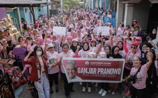 Srikandi Ganjar Kalimantan Timur Bagikan Ratusan Paket Sembako dan Voucer BBM - JPNN.com