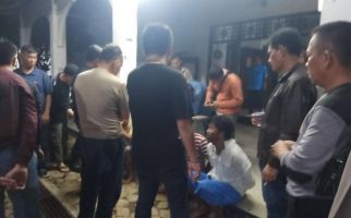 Penangkapan Bandar Narkoba Berlangsung Tegang, Ratusan Warga Melawan Polisi - JPNN.com