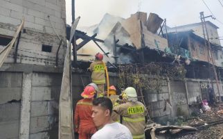 2 Rumah Warga di Ancol Terbakar, Sebegini Kerugiannya - JPNN.com