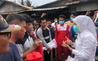 Sambangi Korban Kebakaran, Wawako Palembang Berikan Bantuan - JPNN.com