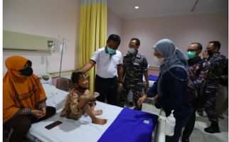 Tim Medis TNI AL Selamatkan Bocah yang Menelan Anak Kunci - JPNN.com