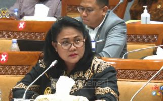 Anita Demokrat Murka, Menunjuk-nunjuk Nadiem, Singgung PPPK Belum Terima SK - JPNN.com