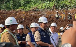 Anies Bangun Sistem Saringan Sampah Badan Air yang Pertama di Indonesia - JPNN.com