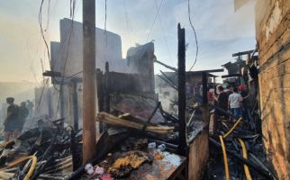 Kebakaran di Cikini Kramat Bermula dari Kompor Gas Pedagang Bubur Ayam - JPNN.com