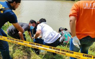 Mayat Pria Ditemukan Mengapung di Sungai Cilemer, Diduga Korban Pembunuhan - JPNN.com